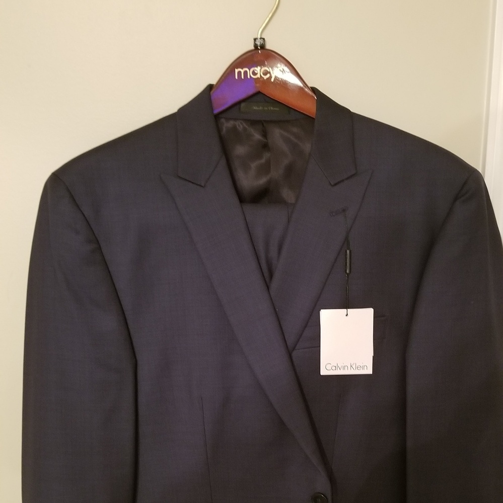 CALVIN KLEIN PEAK LAPEL SUIT